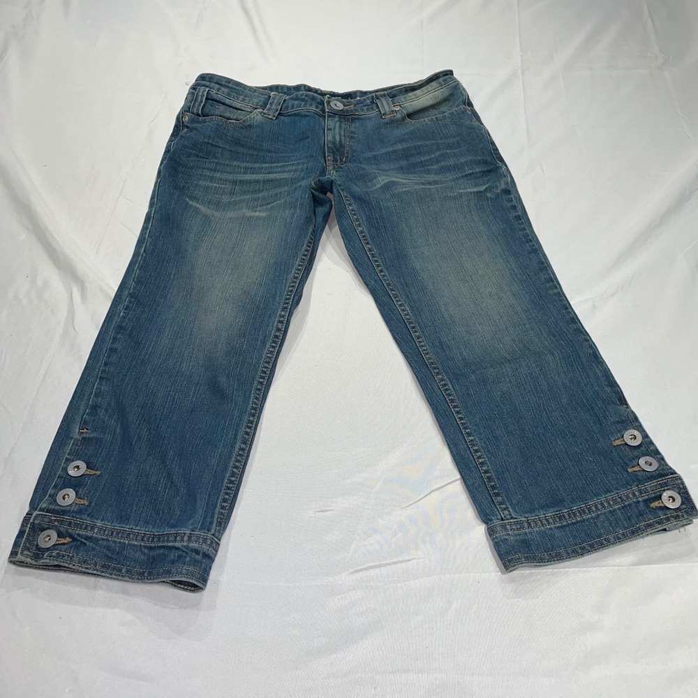 Bossini Jeans Womens Medium Wash Cropped Capri Denim Pants Button Hem Detail‎